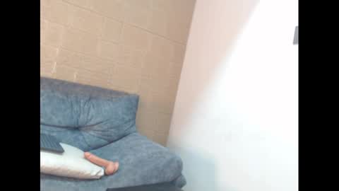 kenn_boy_ online show from January 27, 9:00 pm