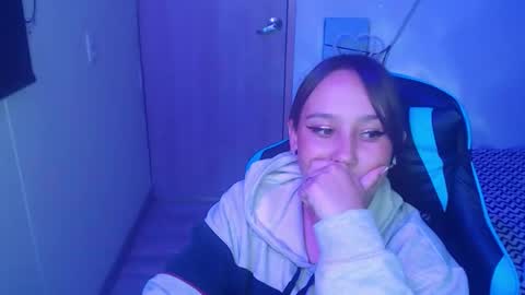 kenshi2302 online show from February 19, 1:27 am