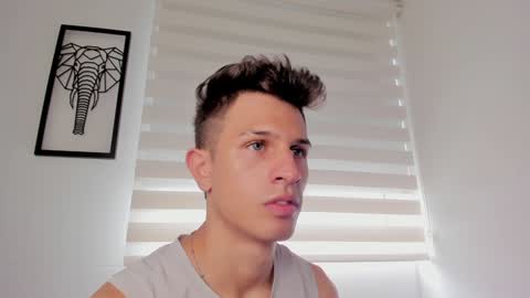 Snapshot of kevin_ahs1 chatting on December 18, 4:28 pm Kevin Ahs online show from December 18, 4:28 pm
