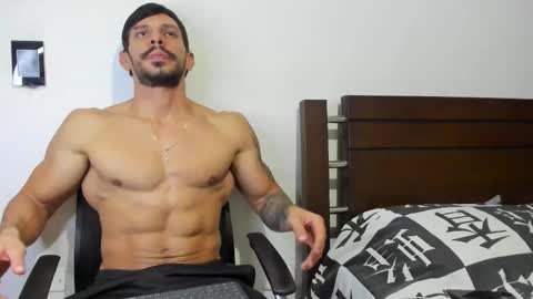 kevin_malone22 online show from February 25, 2:59 am