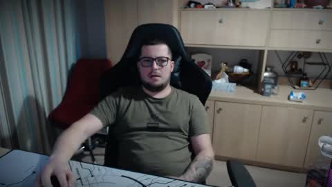 Kevinn online show from December 16, 2:34 pm