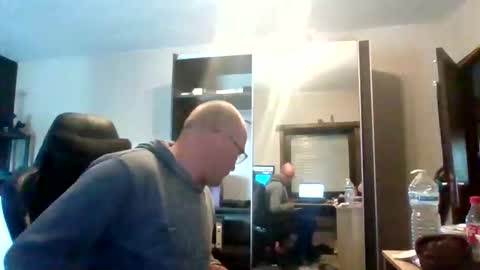 kevintje031987 online show from May 18, 2:01 pm