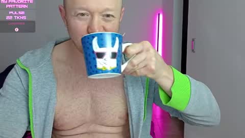 Kevin online show from May 22, 2:29 am