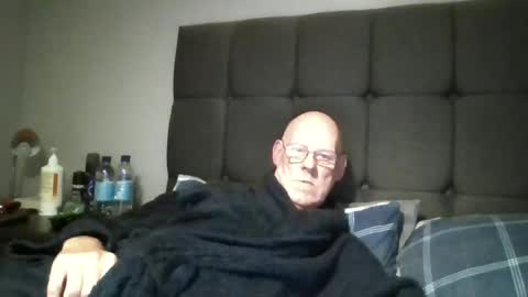 kevlooking4sez online show from July 2, 12:52 am
