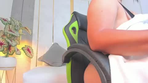 keyla_scott_ online show from June 23, 10:38 pm