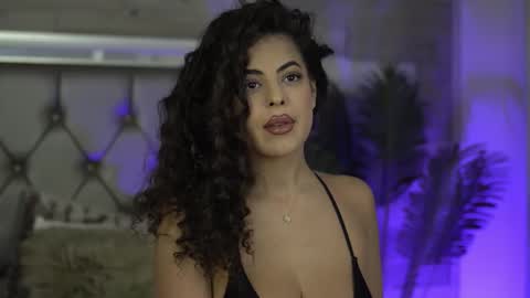 keylaconner online show from February 1, 5:15 am