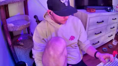 KevKev online show from April 7, 11:34 am