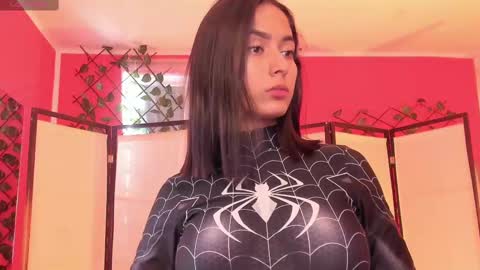 Khloe online show from October 7, 2:24 pm