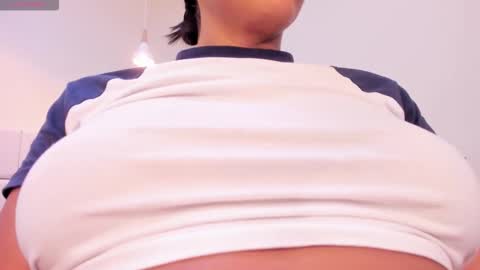 Khloe online show from January 10, 5:51 pm