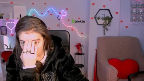 khloebeauty online show from April 9, 7:19 pm