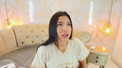 Khloe online show from December 23, 5:02 am