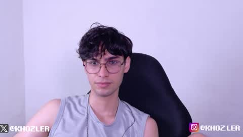 khozler_ online show from February 8, 4:38 am