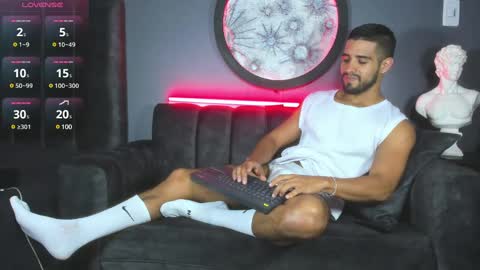 Khriss brown online show from February 3, 10:43 pm