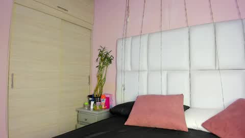    N         M online show from September 10, 11:33 am