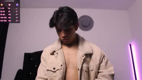 Adrian  Chlloe online show from November 21, 12:58 pm