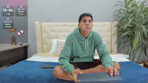 Kieran Derek online show from September 16, 3:30 am