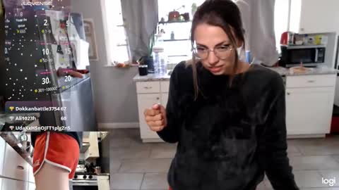 Kiersten online show from October 21, 4:43 pm