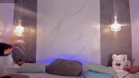 Kim Thompson online show from October 14, 5:49 pm