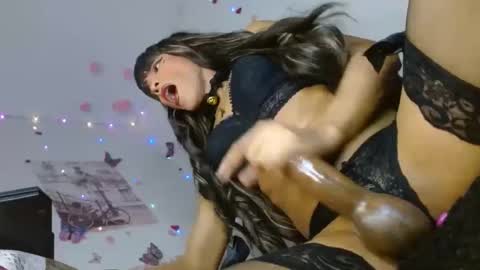 Snapshot of kika_lorace_ chatting on February 9, 1:33 am  kika lorace  online show from February 9, 1:33 am