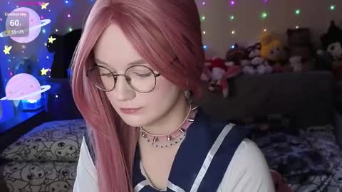 kiki_blue_eyes online show from February 19, 6:34 am