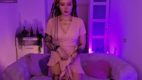 Kiki online show from November 19, 3:11 pm