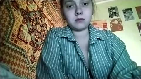 kikibang_ online show from April 3, 7:10 pm