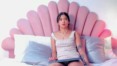 Kiki Moon online show from May 31, 1:48 am