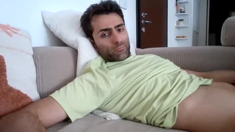 kikkus01 online show from April 23, 1:02 pm