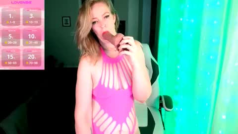 Snapshot of kiks823 chatting on October 23, 5:47 pm ONLY FANS Britteebee online show from October 23, 5:47 pm