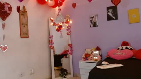 Kim  Yuk online show from February 10, 9:58 pm