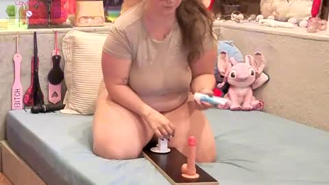kimberlycaprice online show from May 24, 4:13 pm