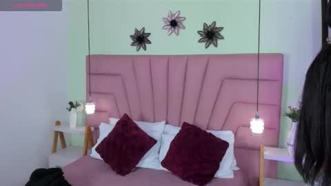 kimluna1 online show from April 28, 3:22 am