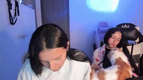 kimmi online show from November 8, 1:19 am