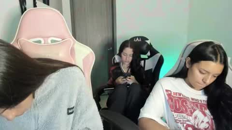 kimmi online show from February 17, 11:37 pm