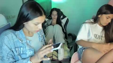 kimmi online show from October 8, 11:21 pm