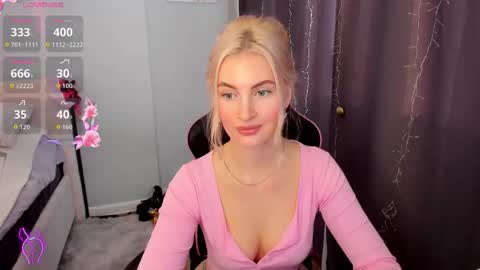 kimmy1_powell online show from February 20, 6:26 am