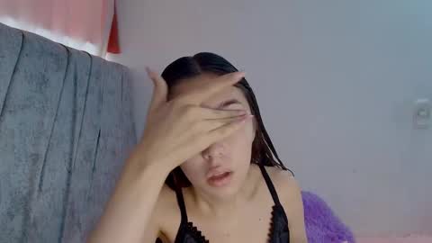 Snapshot of kimmy_veggaa chatting on October 25, 9:15 pm kimm online show from October 25, 9:15 pm