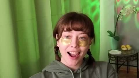 Snapshot of kina_ka chatting on October 1, 5:39 am kina_ka online show from October 1, 5:39 am