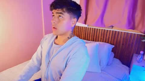 king  help me reach 100 likes online show from December 18, 3:13 am