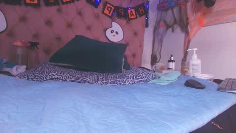 Bella online show from October 28, 3:07 am