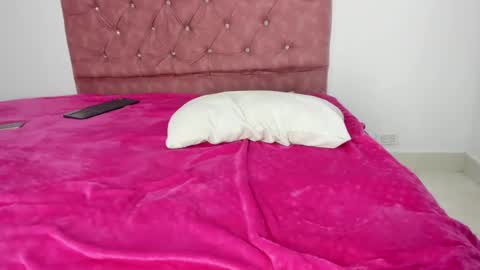 Snapshot of king_lovely_horny chatting on February 13, 10:00 pm KING online show from February 13, 10:00 pm