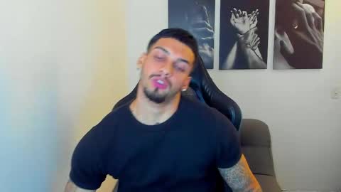 king_of_kings__ online show from October 3, 10:40 pm