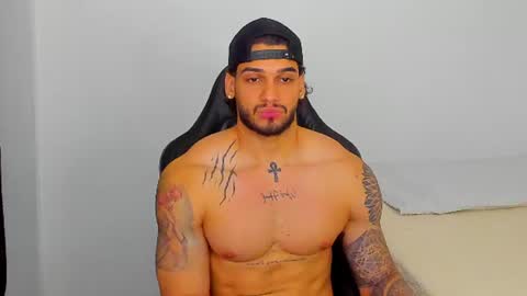 king_of_kings__ online show from July 30, 1:17 am