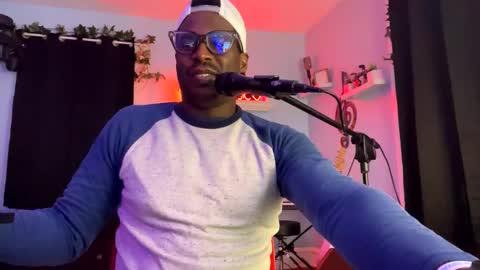 Snapshot of kingcorbra chatting on December 2, 1:18 am KC online show from December 2, 1:18 am