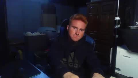 Snapshot of kingoffootfetish chatting on September 19, 5:33 am Master  King Tommy online show from September 19, 5:33 am