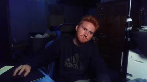 Snapshot of kingoffootfetish chatting on October 1, 8:02 am Master  King Tommy online show from October 1, 8:02 am