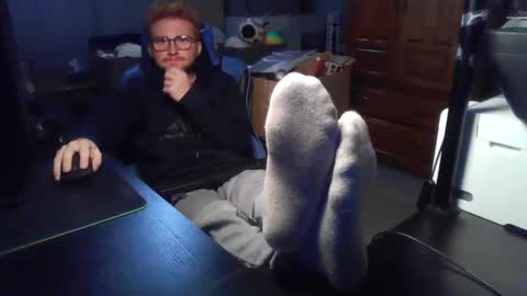 Snapshot of kingoffootfetish chatting on October 2, 9:41 am Master  King Tommy online show from October 2, 9:41 am