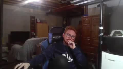 Snapshot of kingoffootfetish chatting on February 26, 7:34 am Master  King Tommy online show from February 26, 7:34 am
