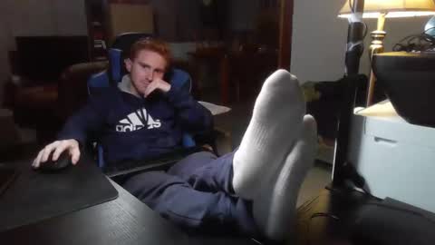 Snapshot of kingoffootfetish chatting on January 9, 8:13 am Master  King Tommy online show from January 9, 8:13 am