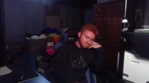 Snapshot of kingoffootfetish chatting on September 30, 7:52 am Master  King Tommy online show from September 30, 7:52 am